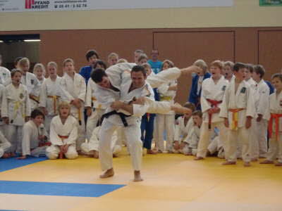 20090101 04 Judotraining mit Ole Bischof